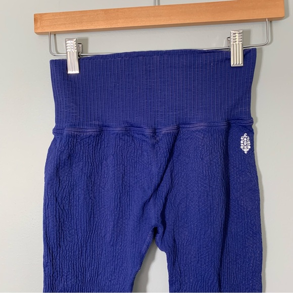 Free People Movement Good Karma Tile Textured two piece leggings and bra set - Picture 3 of 16